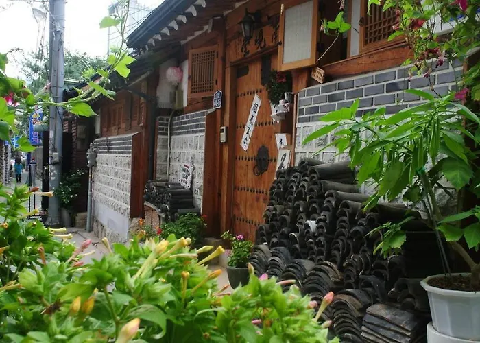Namhyundang - Hanok Korean Traditional House * Seul