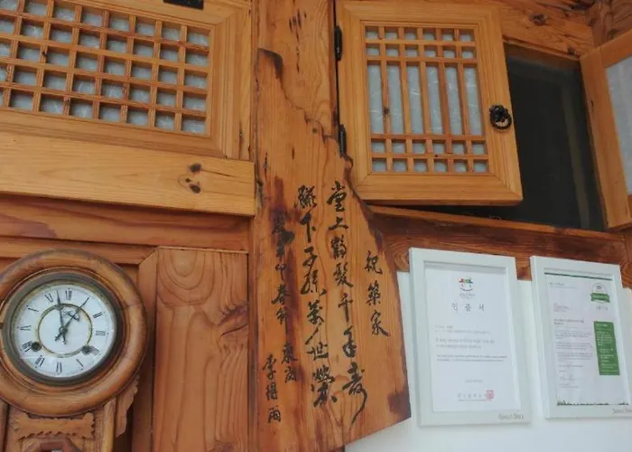 Namhyundang - Hanok Korean Traditional House * Seul
