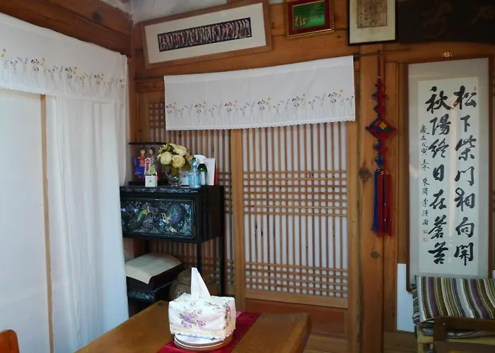 Namhyundang - Hanok Korean Traditional House * Seul