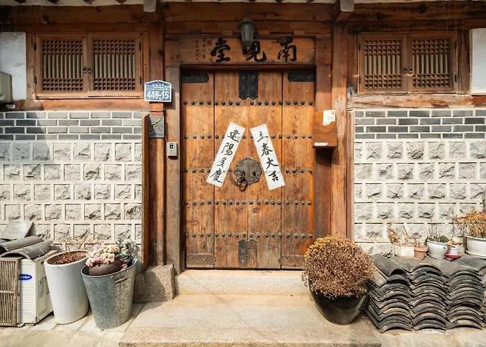 Namhyundang - Hanok Korean Traditional House * Seul