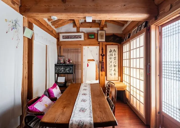 Namhyundang - Hanok Korean Traditional House * Seul
