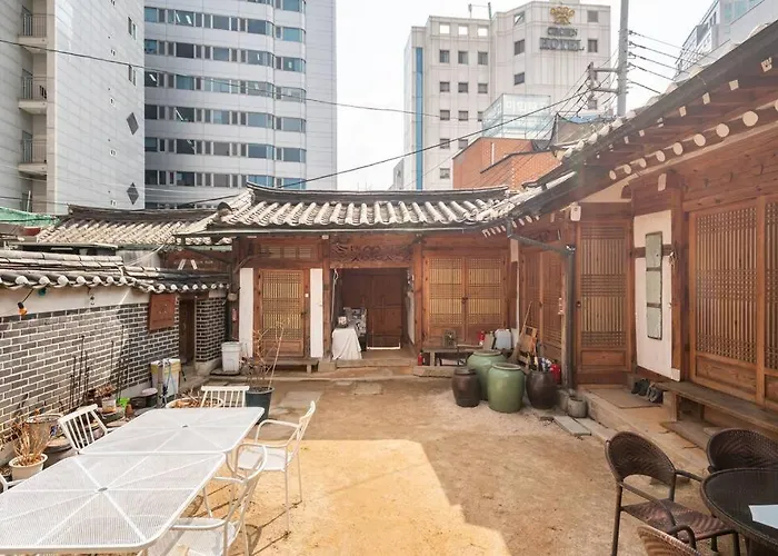Namhyundang - Hanok Korean Traditional House * Seul